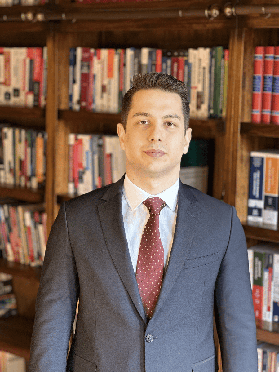 Av. Ege Görkem ÇÖZEN